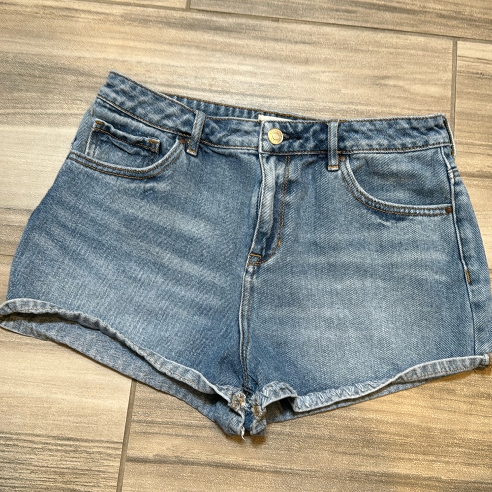 PACSUN Los Angeles woman Jean shorts